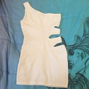 White party dress. Size medium.